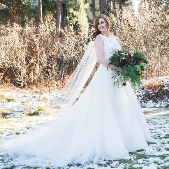 Wedding gown- limited design! Size 8 altered - Picture 1 of 8